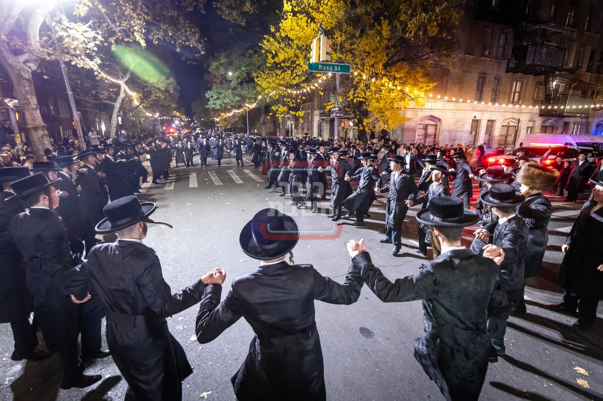 חג הסוכות ושמחת תורה בחצה"ק סאטמר 