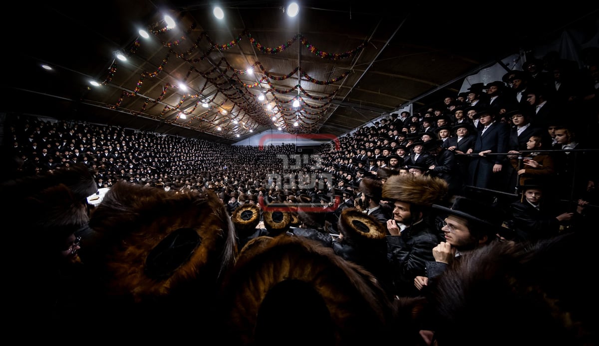 חג הסוכות ושמחת תורה בחצה"ק סאטמר 