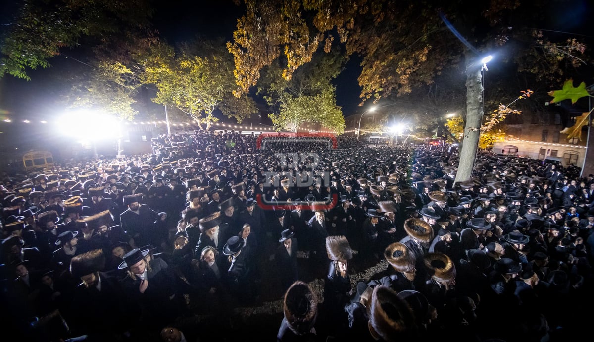 חג הסוכות ושמחת תורה בחצה"ק סאטמר 