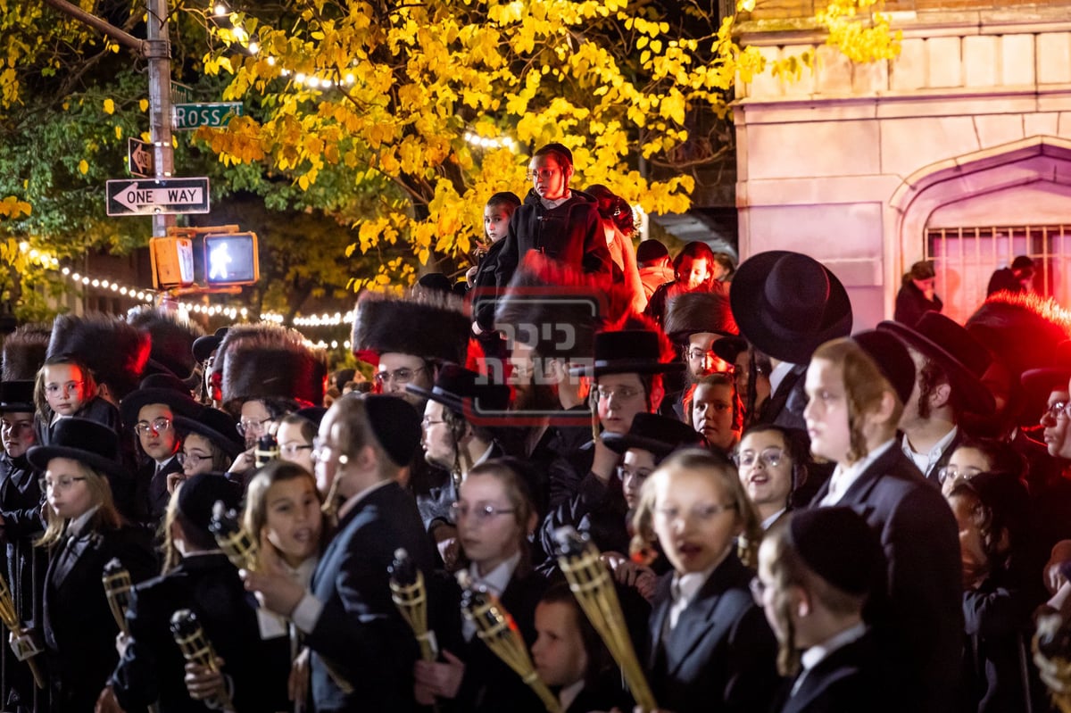 חג הסוכות ושמחת תורה בחצה"ק סאטמר 