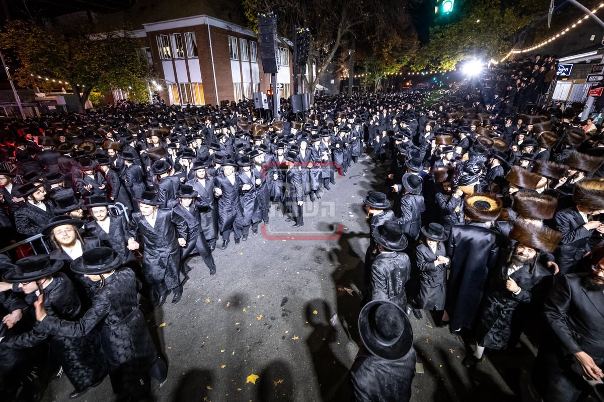 חג הסוכות ושמחת תורה בחצה"ק סאטמר 