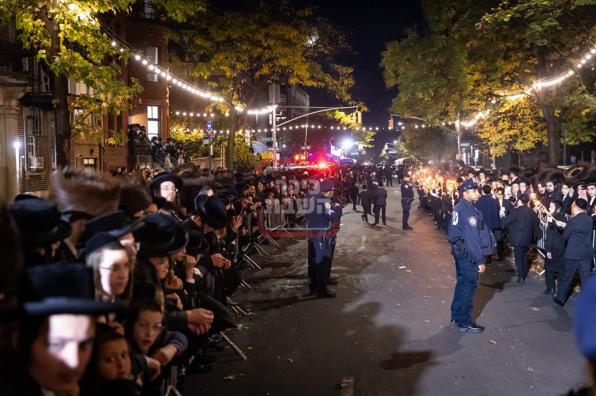 חג הסוכות ושמחת תורה בחצה"ק סאטמר 