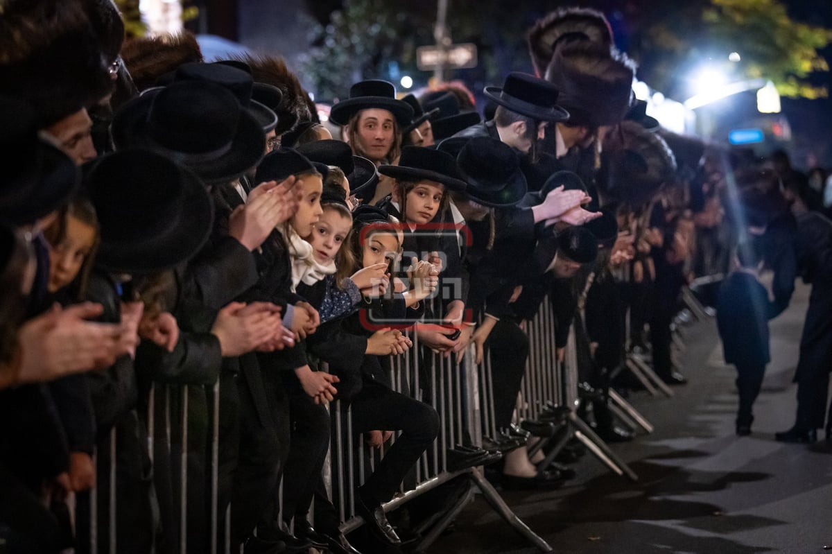 חג הסוכות ושמחת תורה בחצה"ק סאטמר 