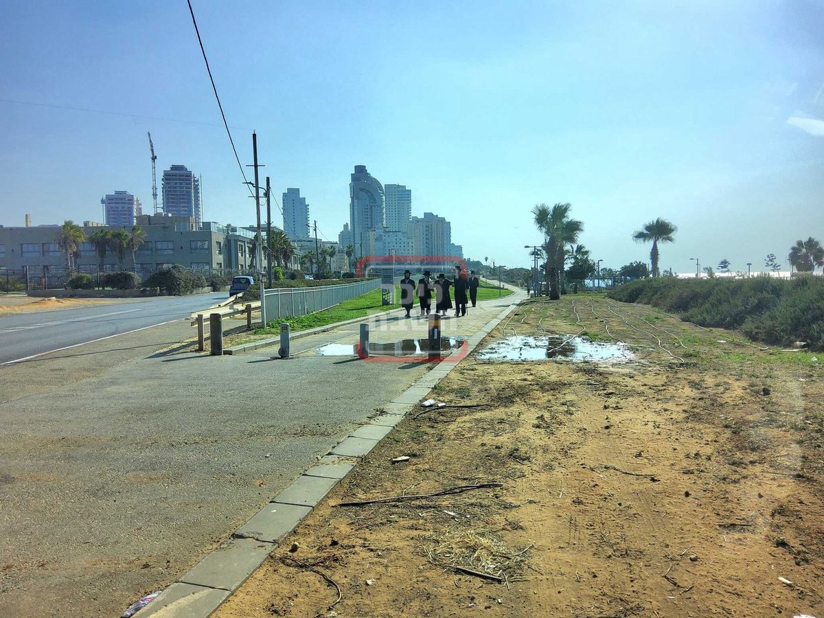 האדמו"ר מויז'ניץ בנאות דשא בנתניה 