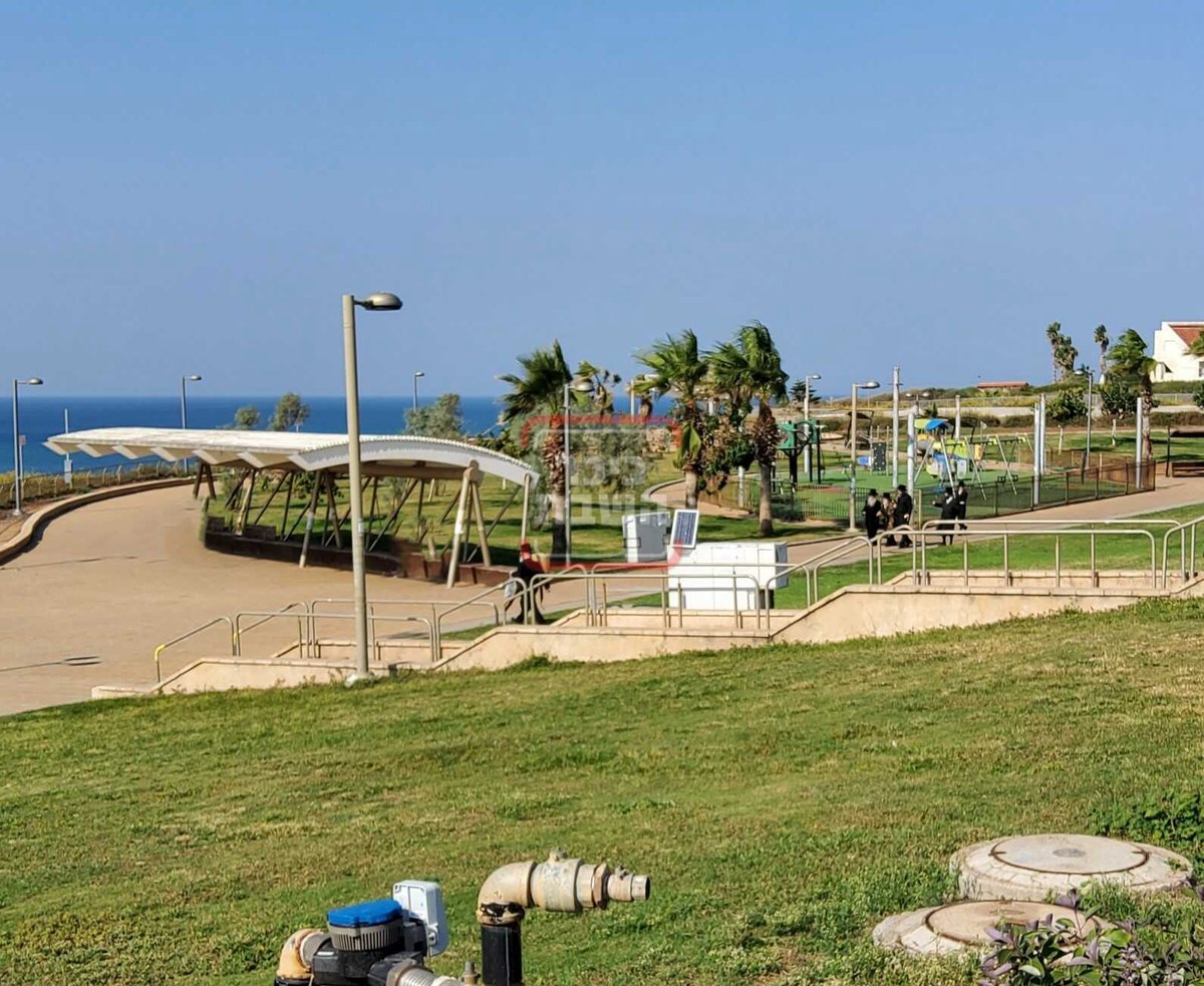 האדמו"ר מויז'ניץ בנאות דשא בנתניה 