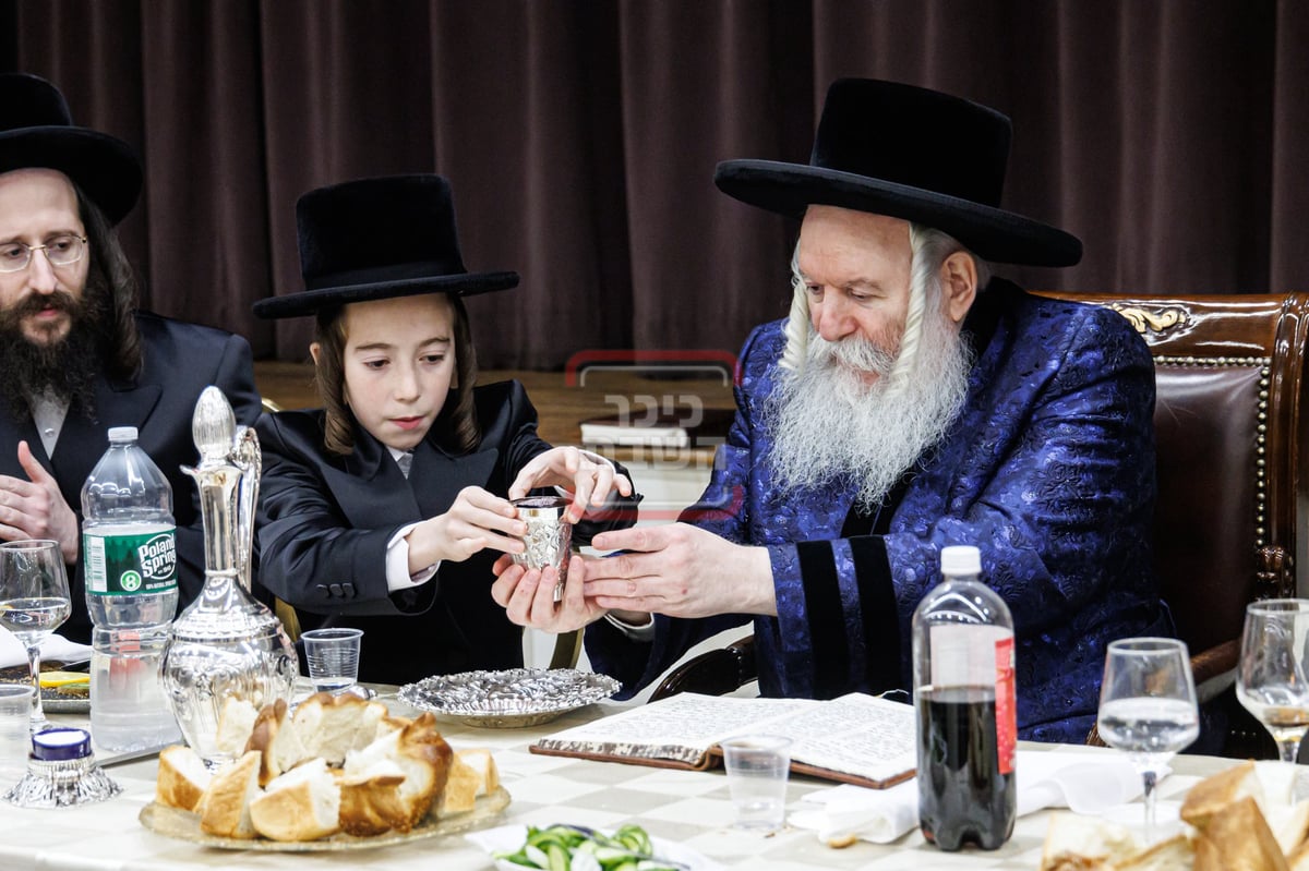 שמחת הבר מצווה לנכד האדמו"ר מבאבוב