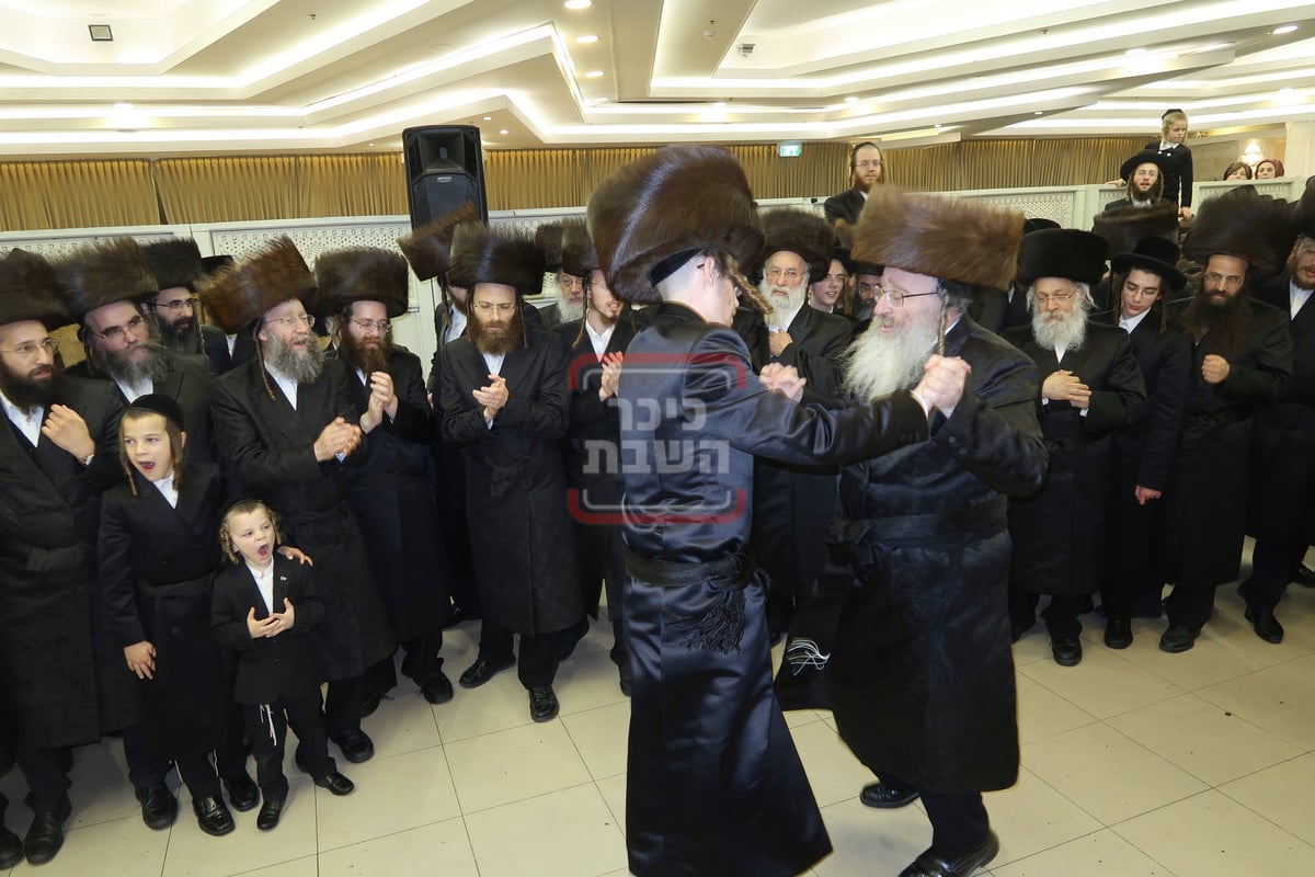 שמחת נישואי נינת האדמו"ר מביאלה זצ"ל