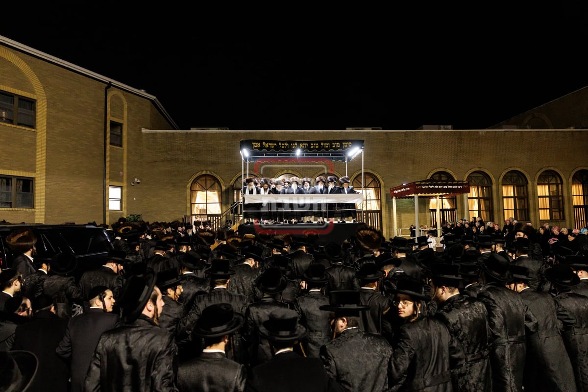 שמחת נישואי נכד האדמו"ר מתולדות צבי דספינקא 