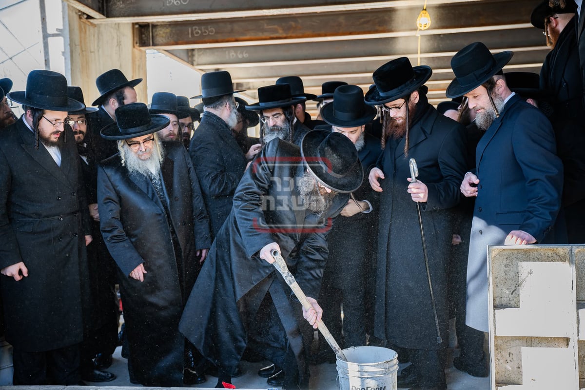 האדמו"ר מסערדאהעלי בביקור בקריית יואל