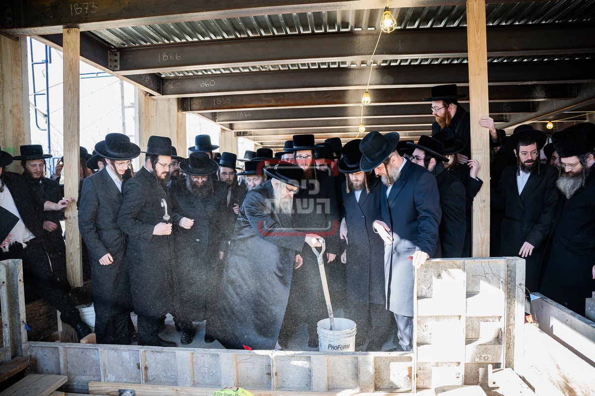 האדמו"ר מסערדאהעלי בביקור בקריית יואל