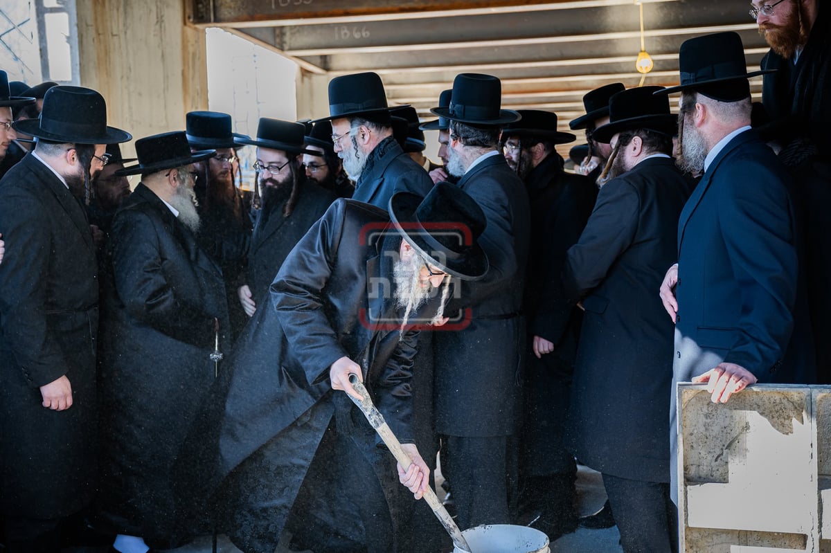 האדמו"ר מסערדאהעלי בביקור בקריית יואל