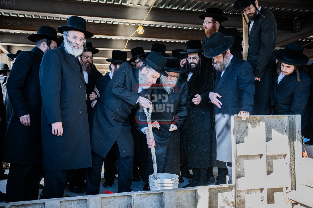 האדמו"ר מסערדאהעלי בביקור בקריית יואל