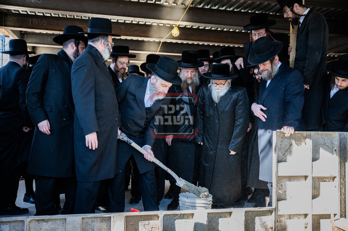 האדמו"ר מסערדאהעלי בביקור בקריית יואל