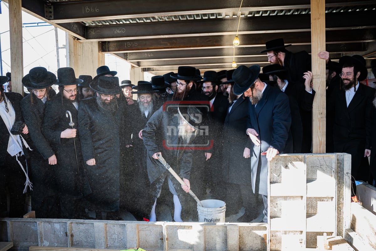 האדמו"ר מסערדאהעלי בביקור בקריית יואל