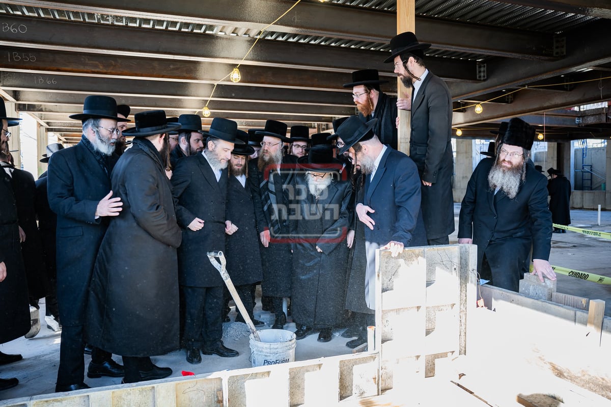 האדמו"ר מסערדאהעלי בביקור בקריית יואל