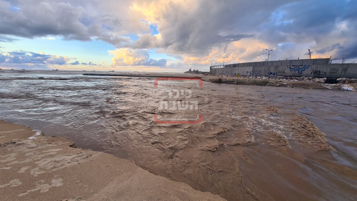 גלריה מרהיבה מאשדוד: נחל לכיש עולה על גדותיו וים סוער 