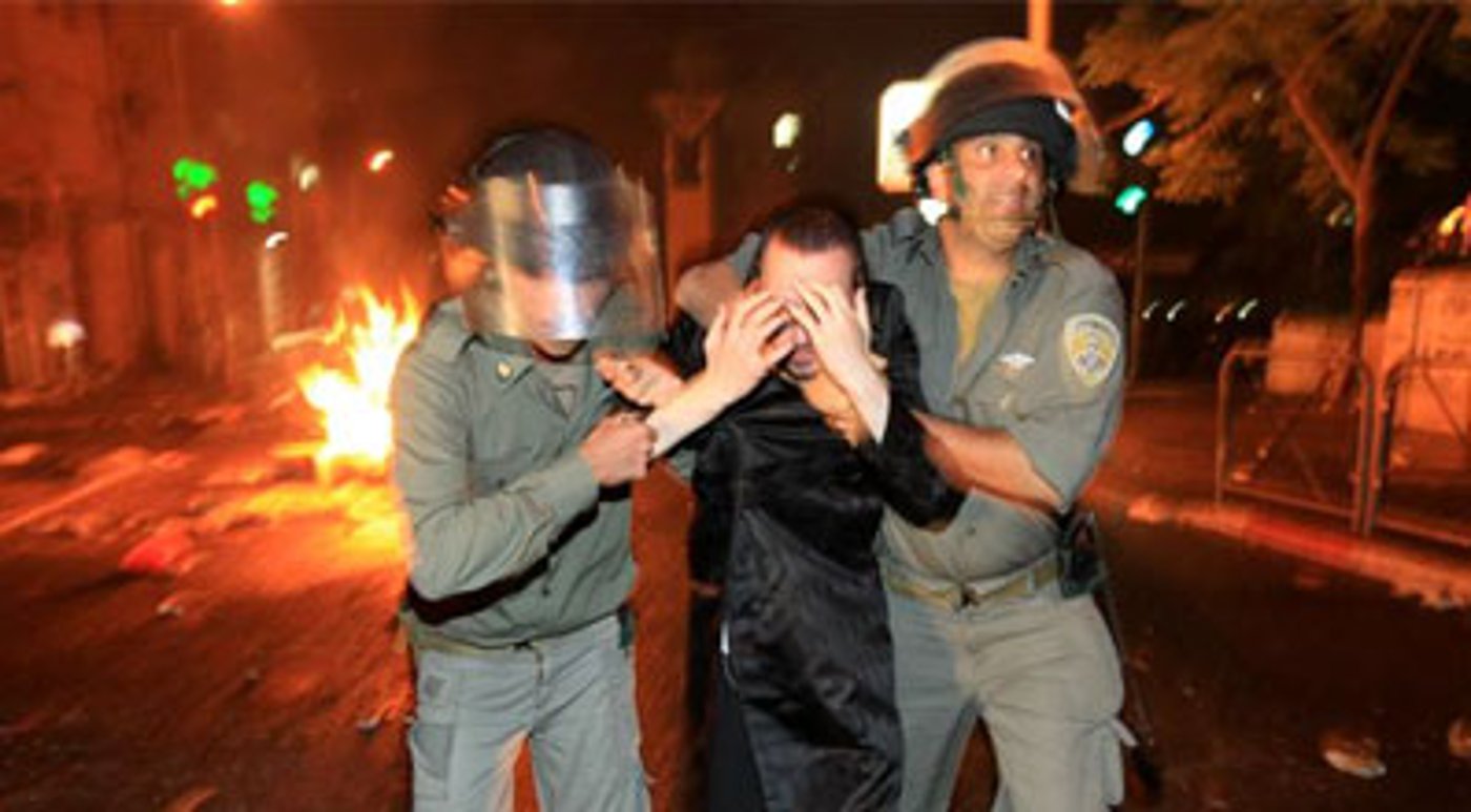 כיכר השבת בוערת.  פלאש 90