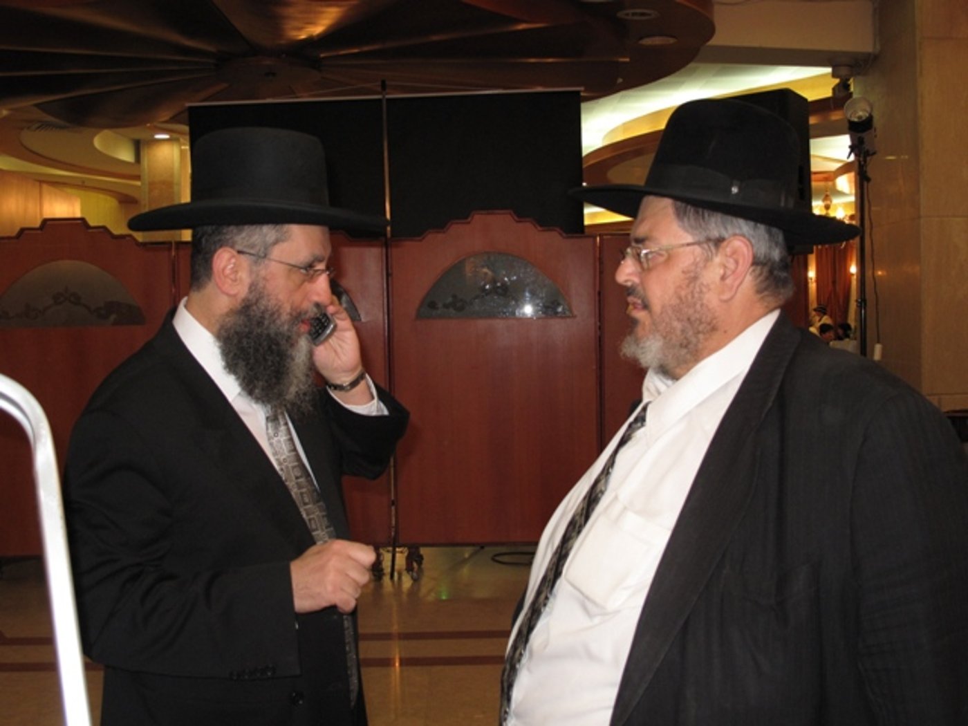 אתמול בירושלים: הגר"ע יוסף בבר-מצווה לנכדו