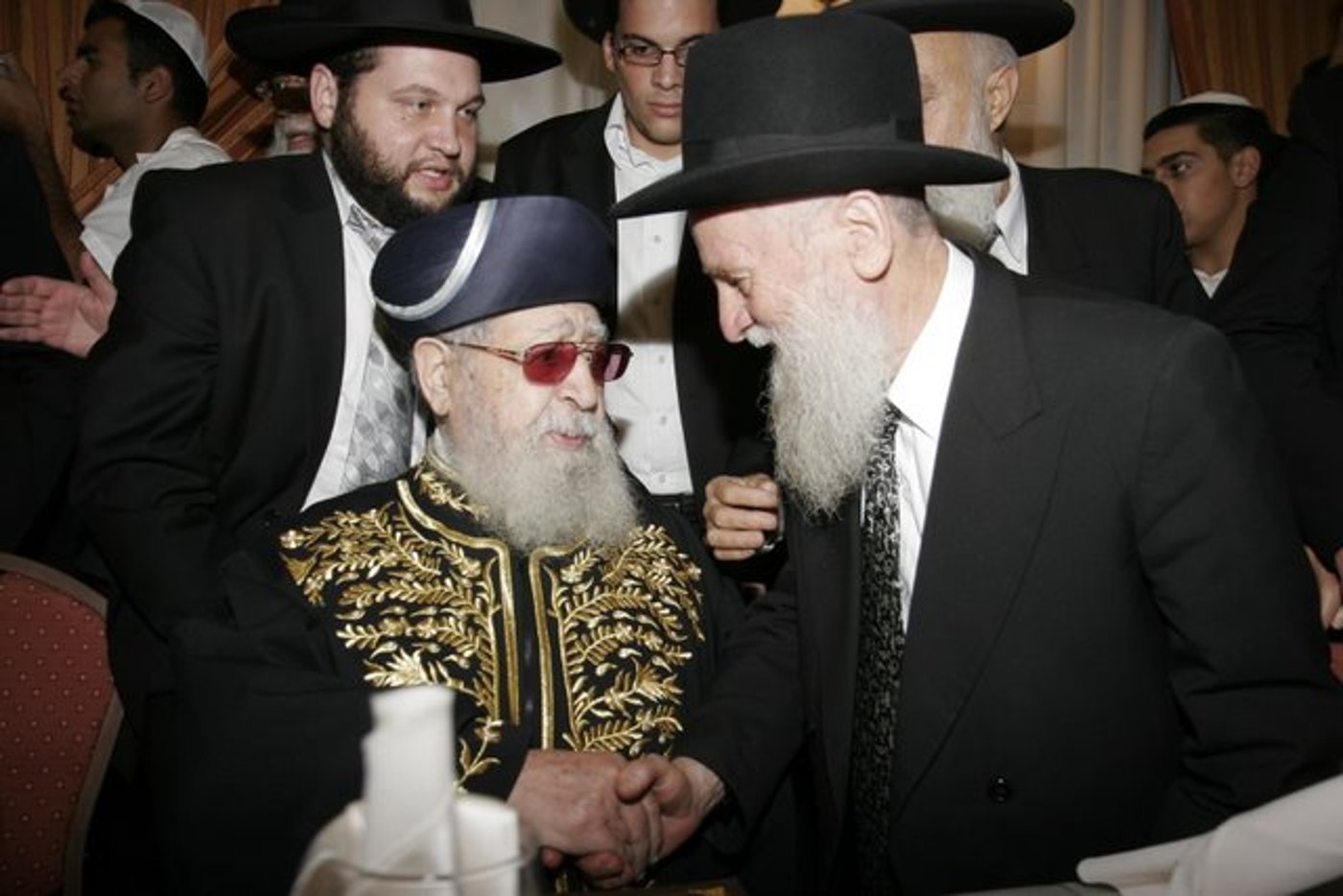 אתמול בירושלים: הגר"ע יוסף בבר-מצווה לנכדו