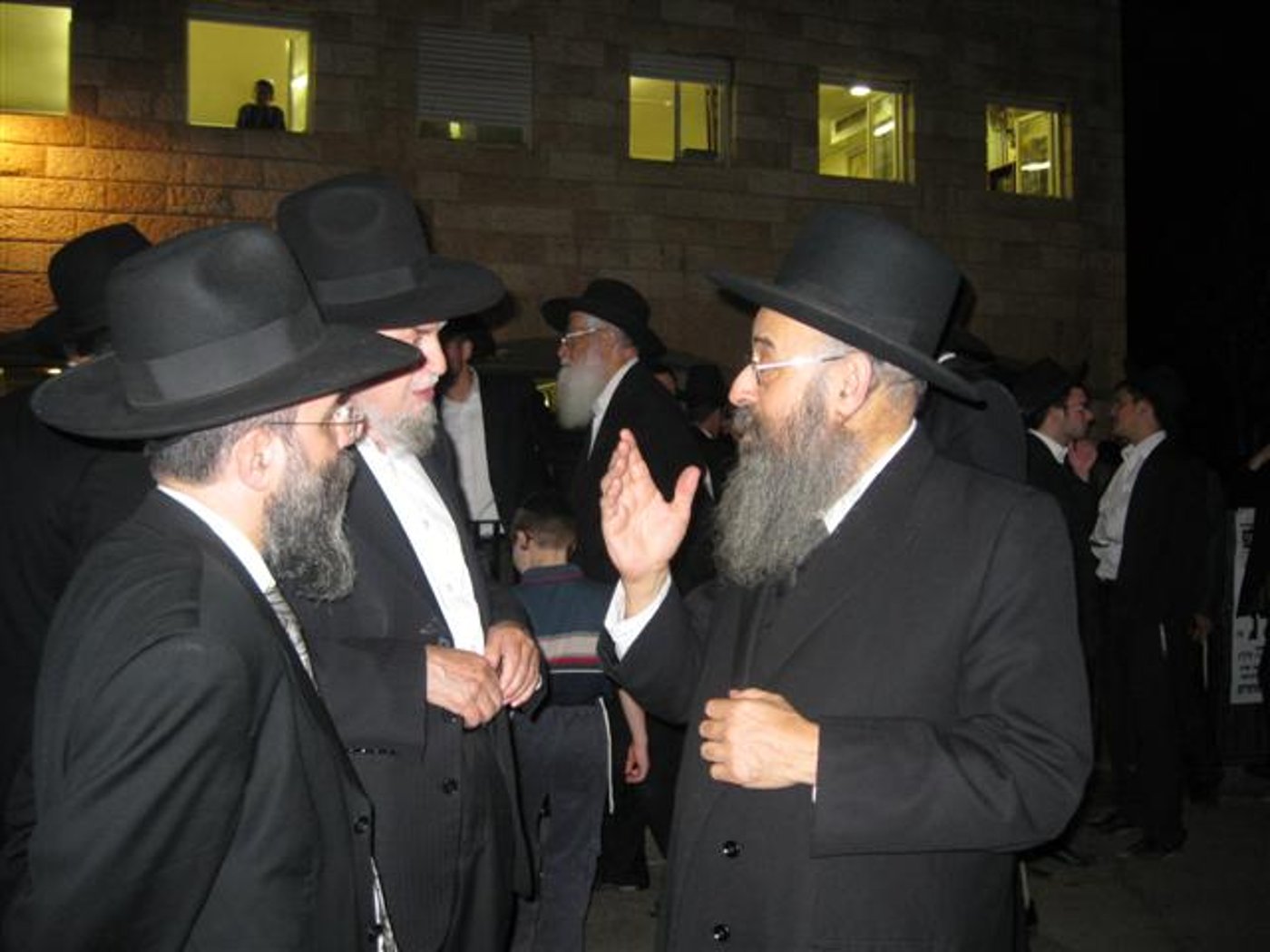 המונים ליוו את רעיית ראש הישיבה