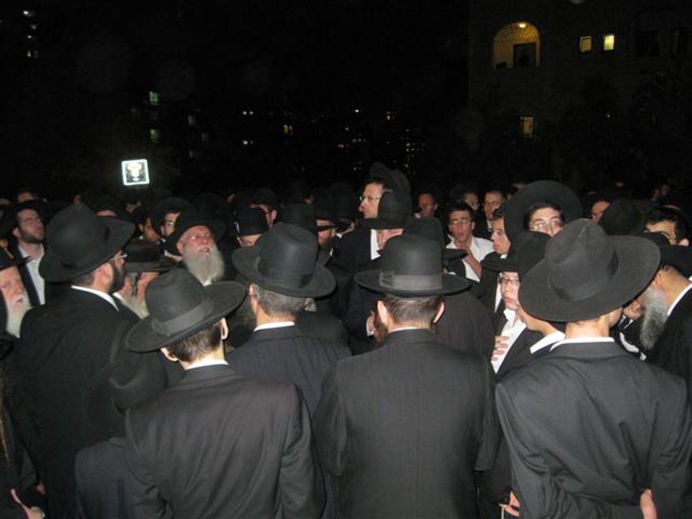 המונים ליוו את רעיית ראש הישיבה