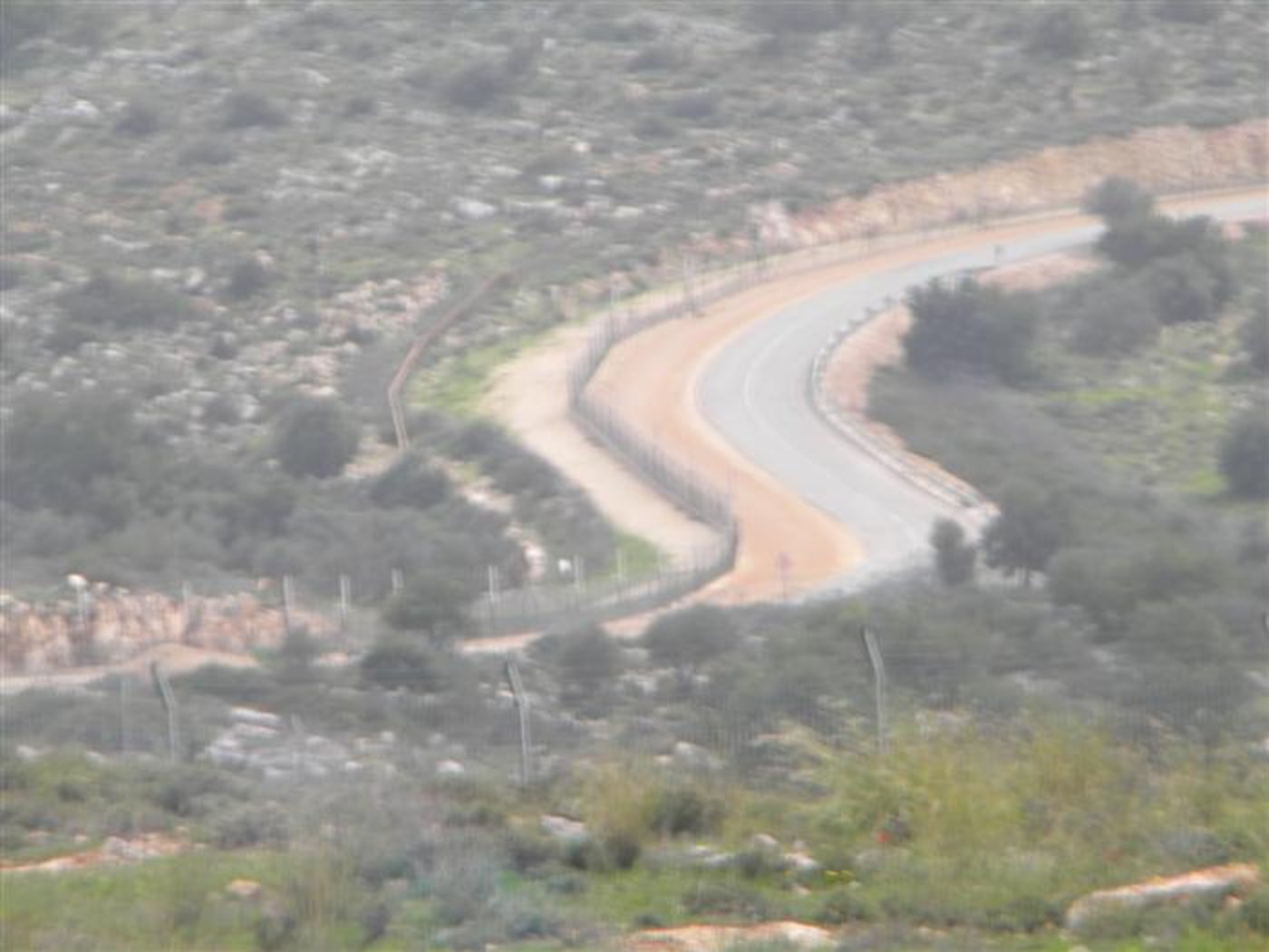 החלום נגנז: החלו העבודות למיקום הגדר מול מודיעין ע´