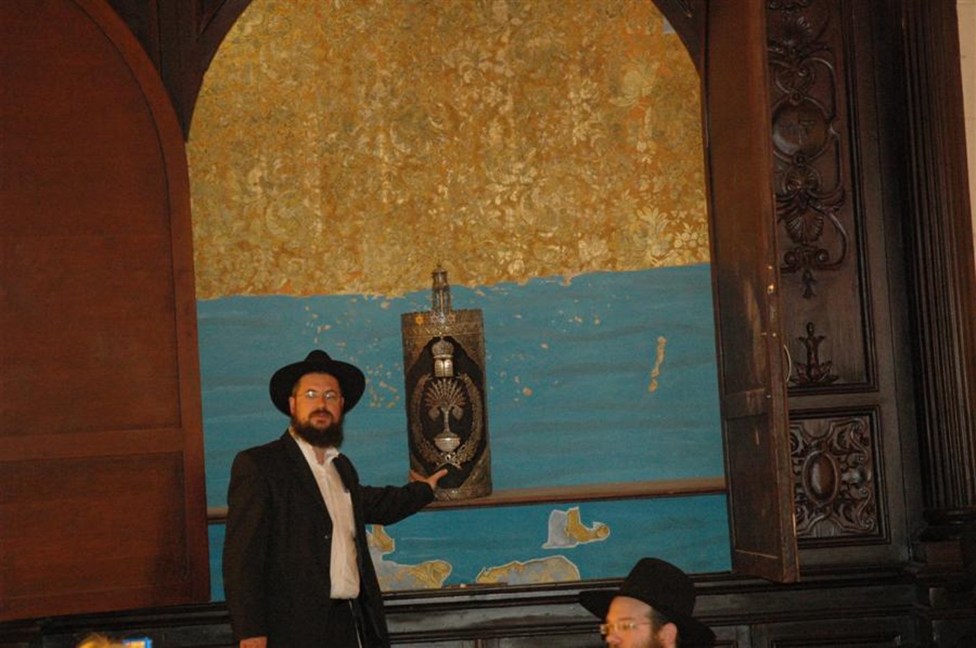גלריית ענק: חונכים בית-כנסת במצרים