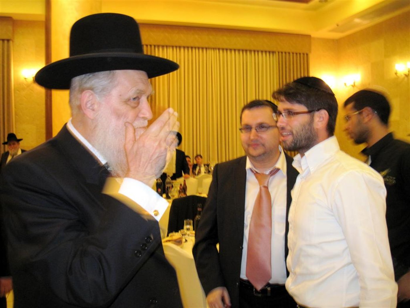 חתונת נכד הרב יוסף כהן יו"ר אירגון החסד ´חסדי נעמי´