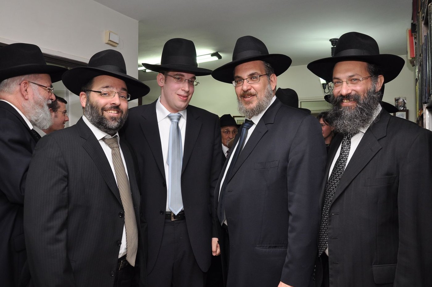 עם אנשי הלשכה