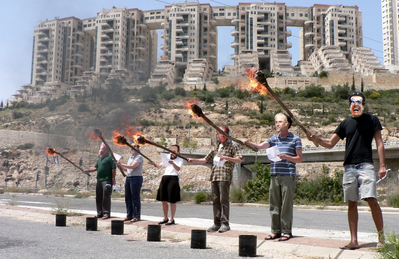 אתמול בירושלים: טקס כיבוי משואות במטרה לעצור את "רפורמת הולילנד"