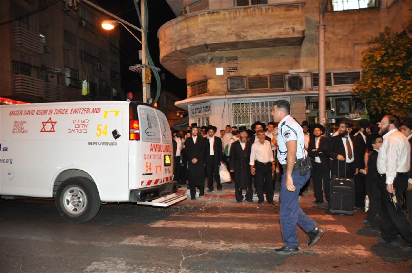 בני-ברק: שלושה גברים חשודים בפריצה היכו ופצעו שוטרים