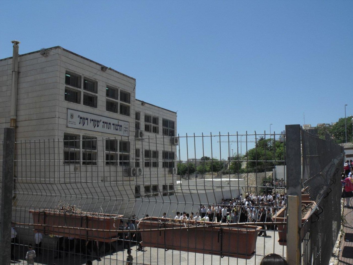 תושבי רמות הפגינו: "ניר ברקת מפקיר את החרדים"