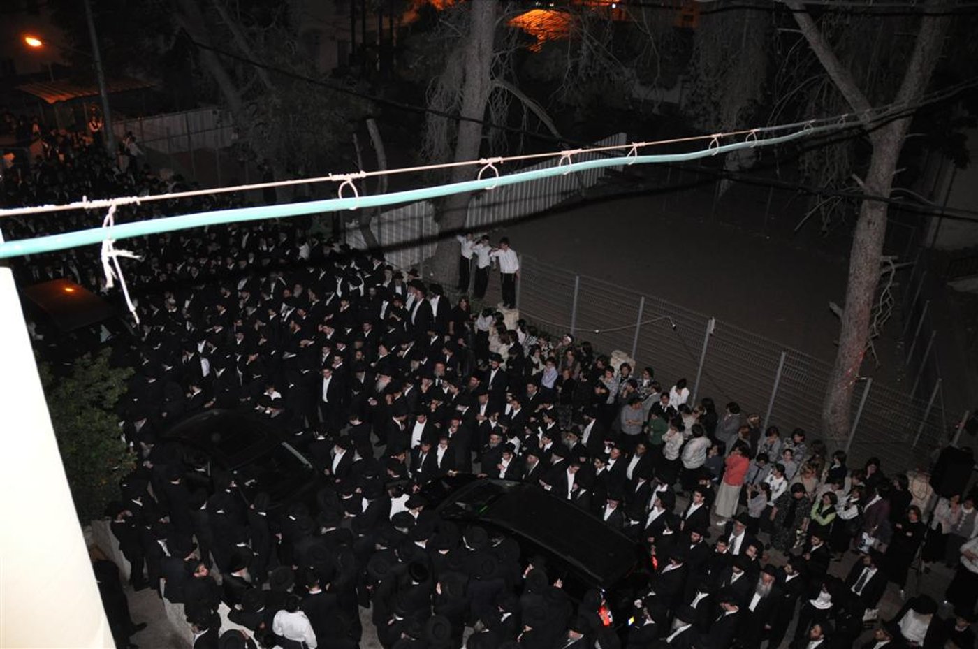תמונות: הגר"ח קנייבסקי ב´קריעה´ על אחותו