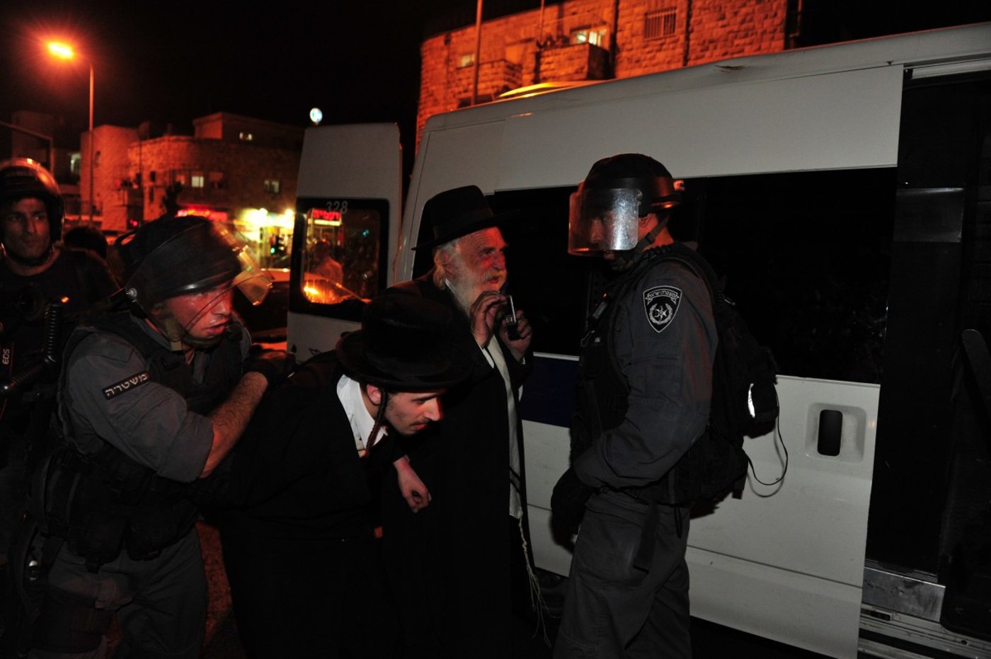 לילה סוער בירושלים: תיעוד ענק מהעצרת ומהעימותים