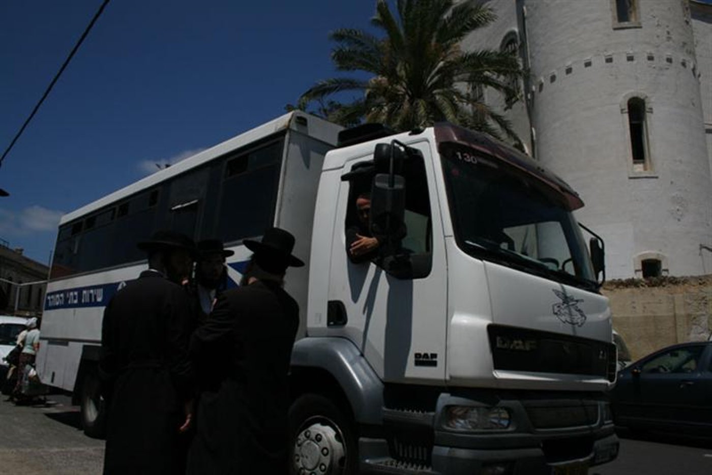 תיעוד מיוחד: כך עוצרים חרדים ביפו