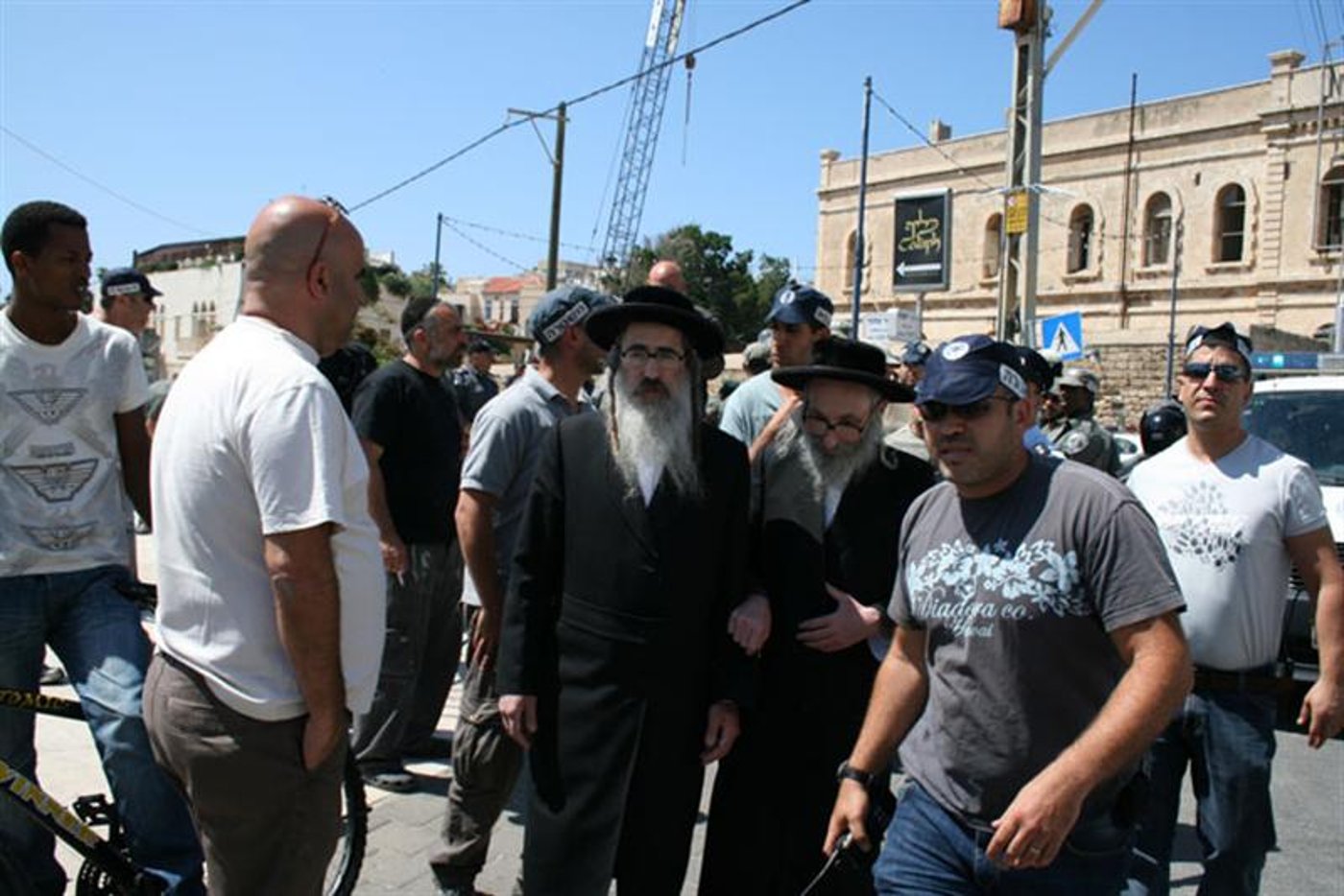 תיעוד מיוחד: כך עוצרים חרדים ביפו