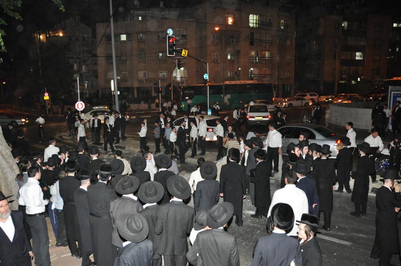 אתמול בבני-ברק: הפגנות והפרות-סדר