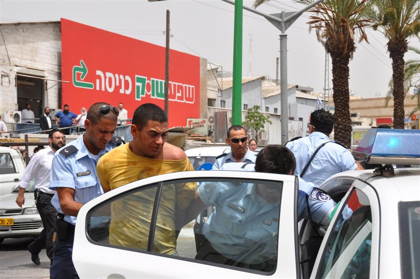 בהלה בסמינר אלקיים בבני-ברק: ערבי חדר אל הסמינר - ונעצר