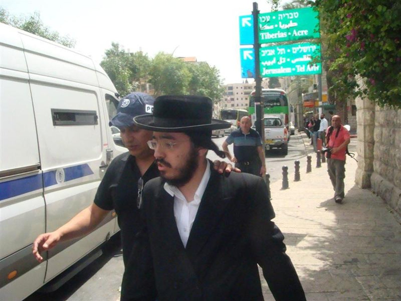 הגיעו להפגין על עצמות וחזרו עם עצמות שבורות