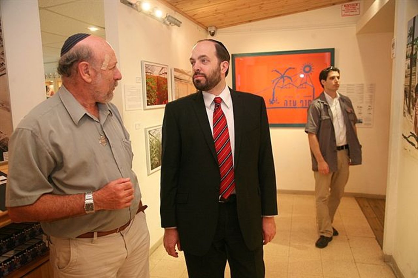 היו"ר ישי נאבק בהתנתקות, השר אטיאס קיבל התעודה