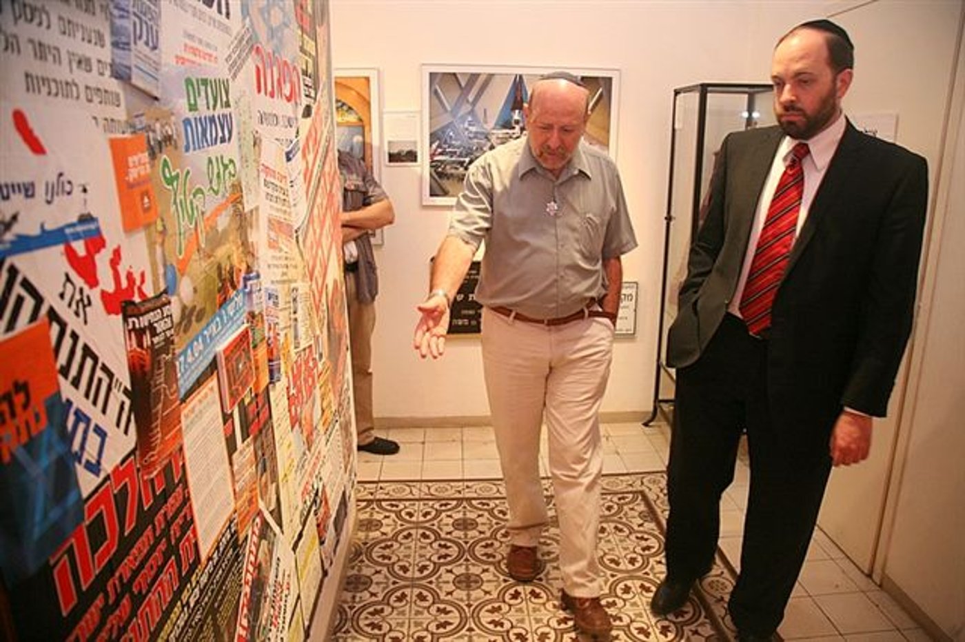 היו"ר ישי נאבק בהתנתקות, השר אטיאס קיבל התעודה