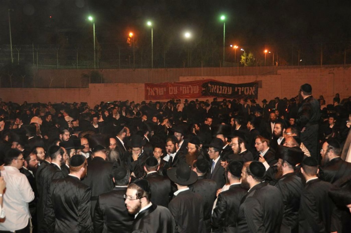 אלפים סעדו "מלווה מלכה" בשאגת עמנואל