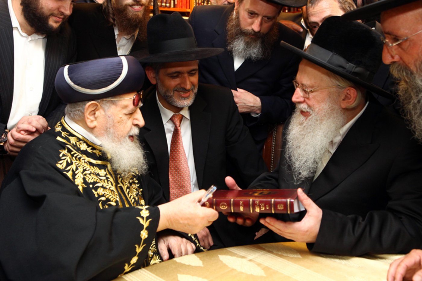 אחרי פסק-הדין: האדמו"ר מסלונים אצל הגר"ע יוסף