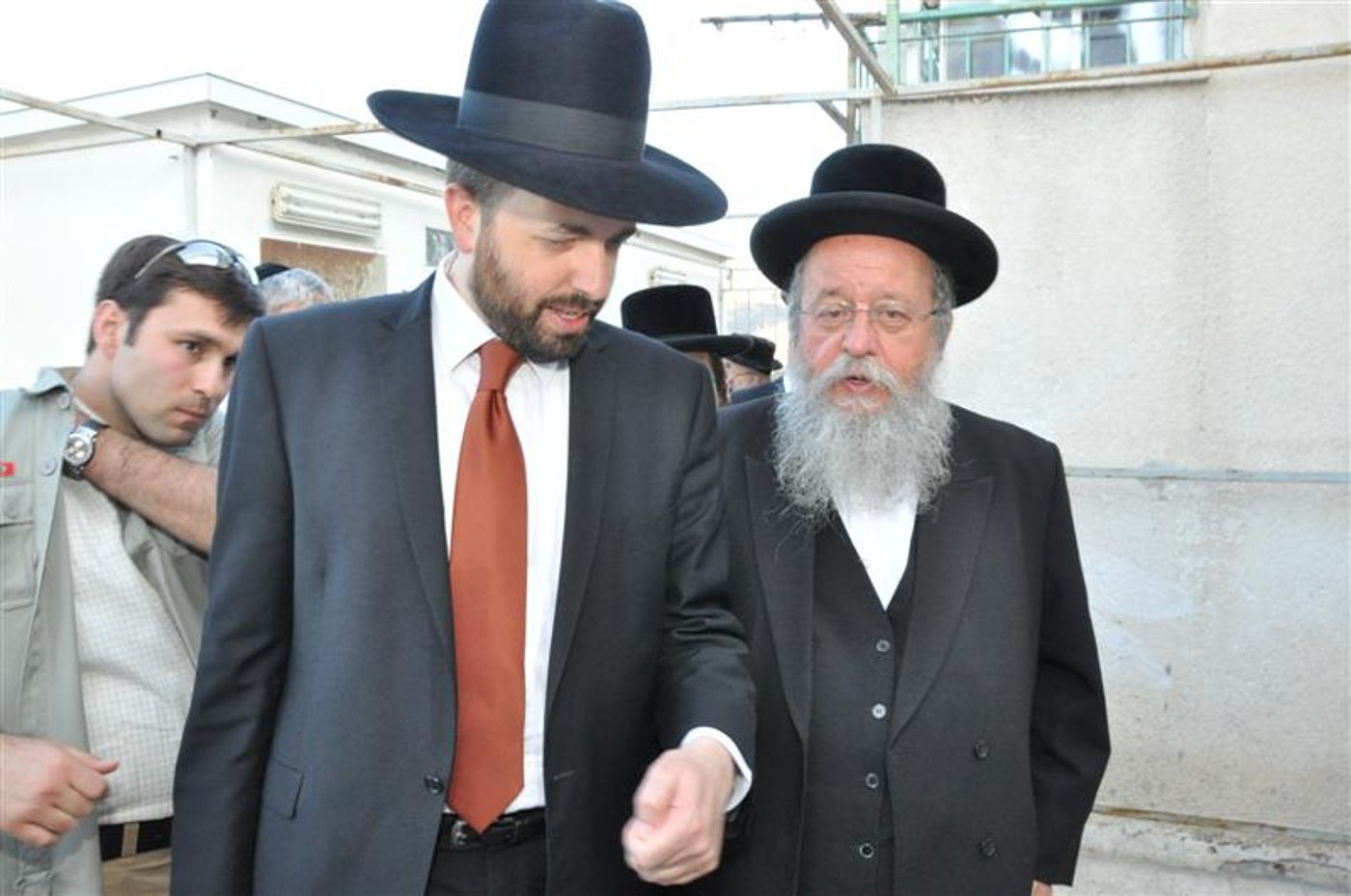 תמונות: השר אריאל אטיאס אצל האדמו"ר מסערט ויז´ניץ