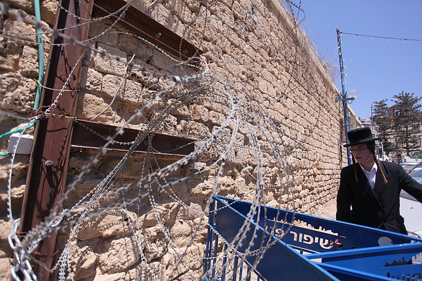 לראשונה: המפגינים הגיעו מצויידים בקסדות החדשות
