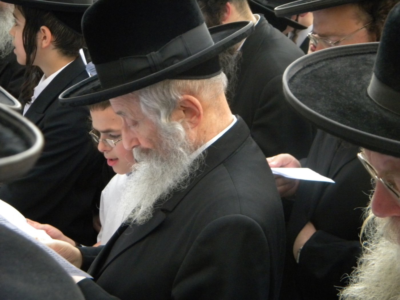 הגר"ח מחה ביפו, הגאב"ד קונן במאה שערים • מיוחד