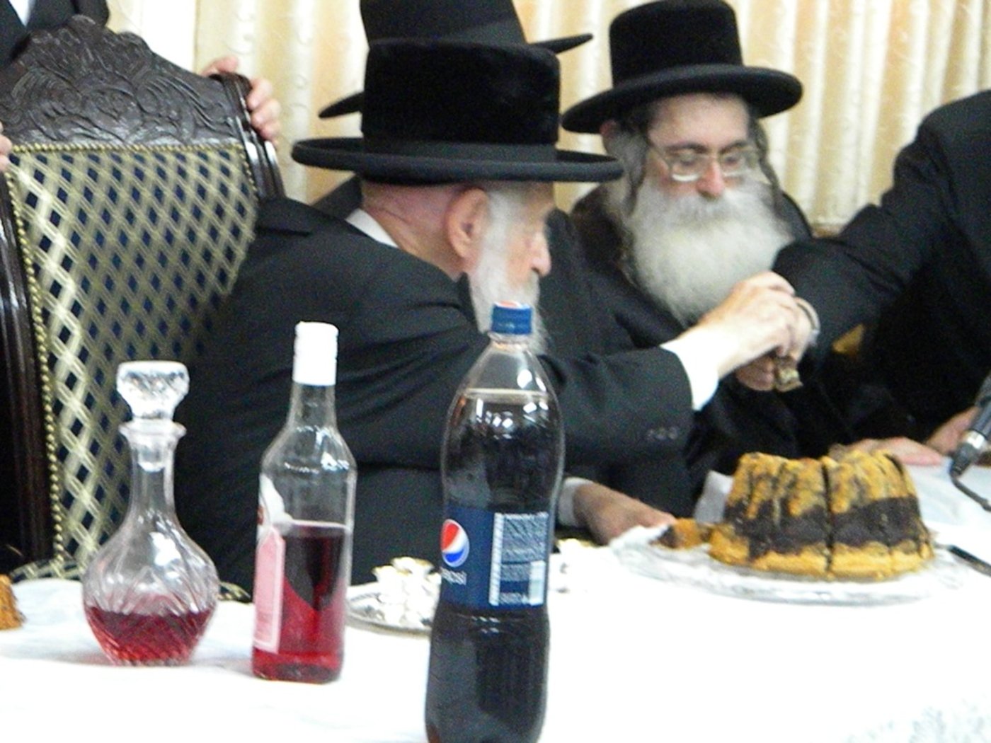 בעל ה"שבט הלוי" במעמד א"פ לביהכנ"ס "שבט הלוי"
