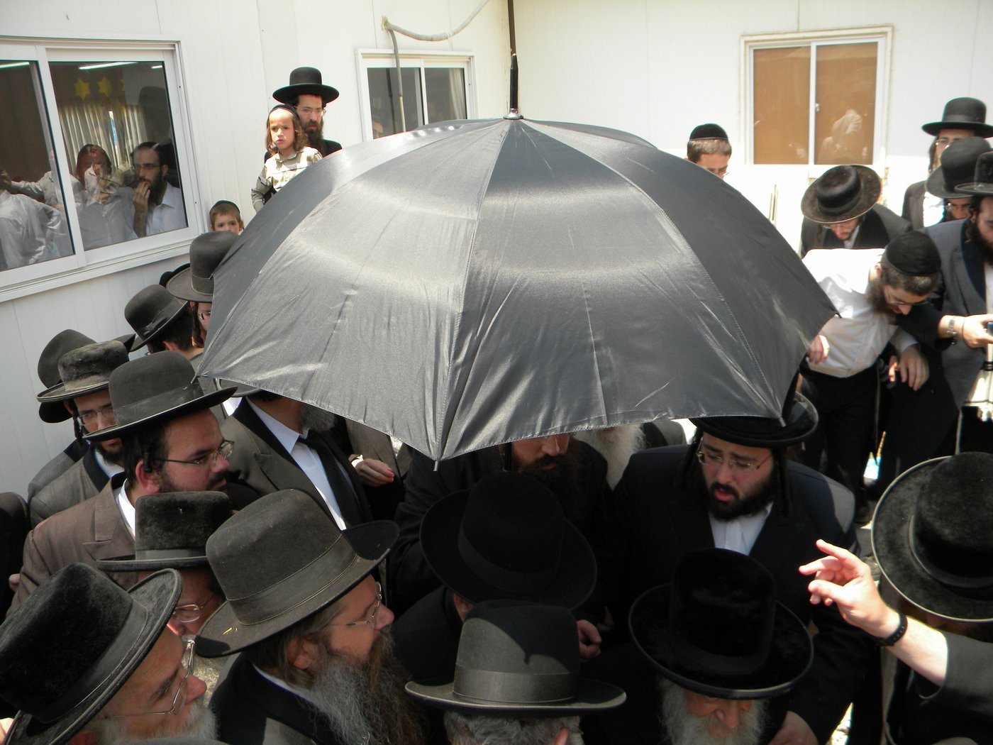 בעל ה"שבט הלוי" במעמד א"פ לביהכנ"ס "שבט הלוי"