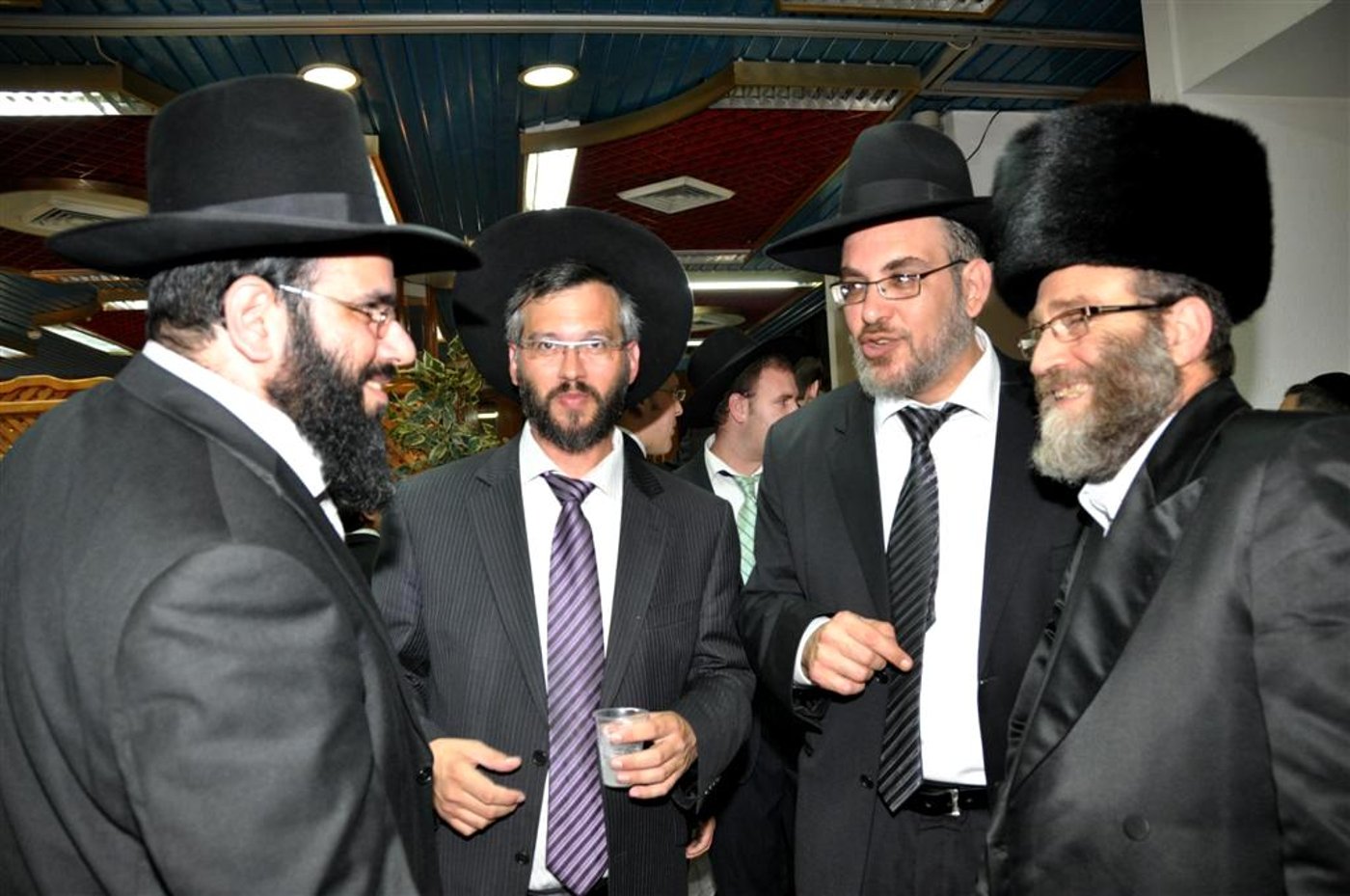ח"כ גפני, יעקב אשר ושני חברי המועצה הבר וקקון