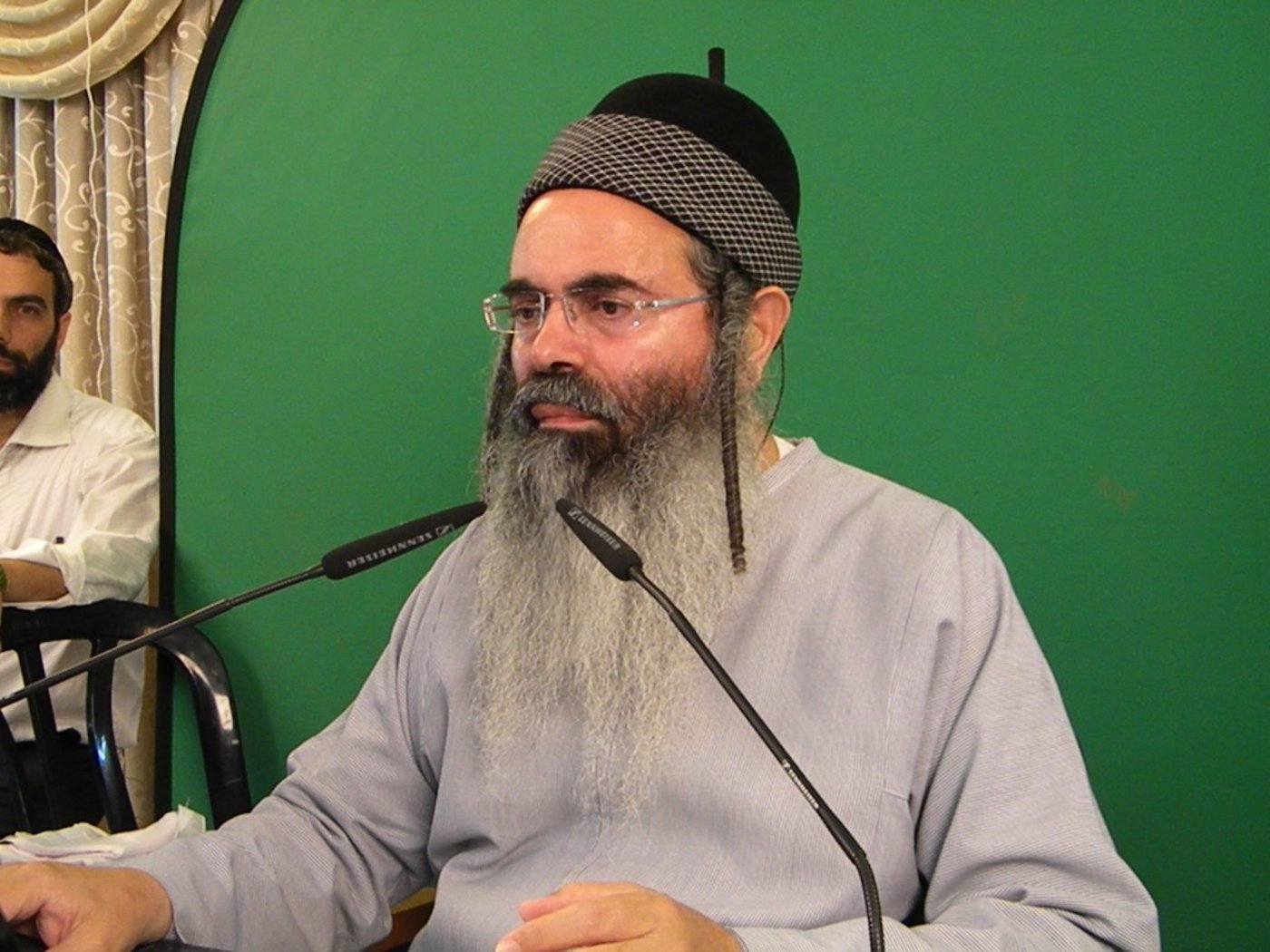 הרב אמנון יצחק על שוואקי: מושחת, לשבור קלטות שלו